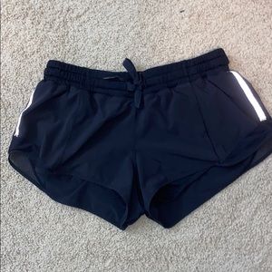 Lululemon Hotty Hot 2.5”
